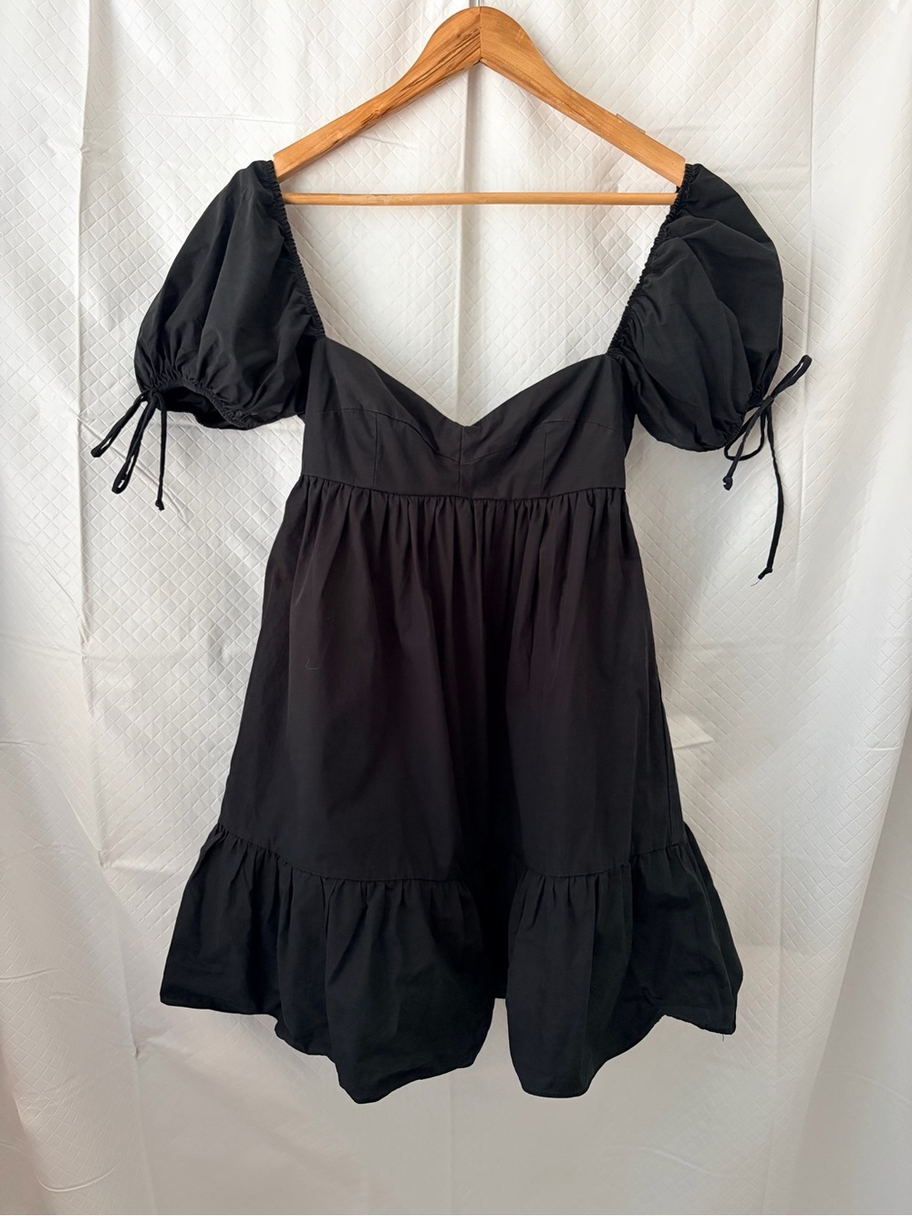 Olivaceous Black Puff Sleeve Midi Dress